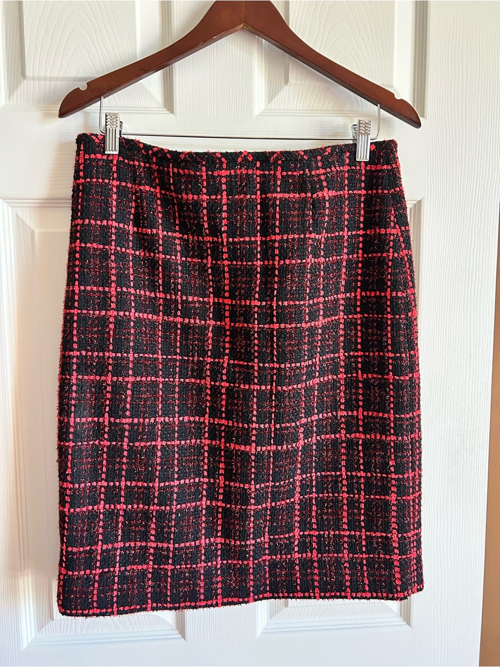 Tahari plaid skirt 10